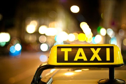 打车软件开收专车“份儿钱” 保底工资降低